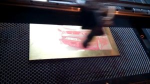 Со2 лазерная гравировка двухцветные доски