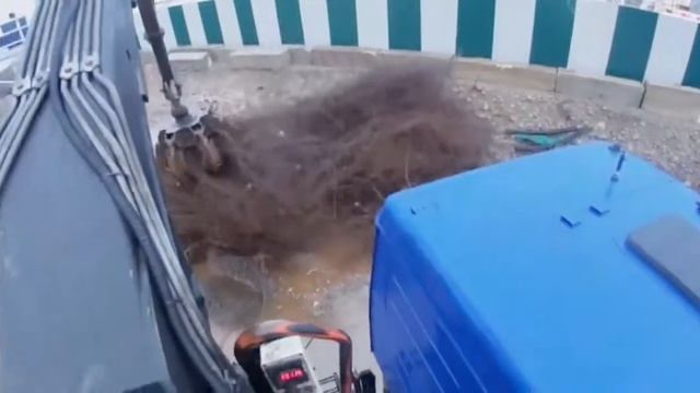 ЛомТранс: вывоз лома в СПБ и ЛО. Процесс загрузки лома.