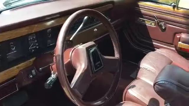 1989 Jeep Grand Wagoneer walk around смотреть онлайн