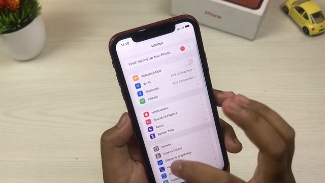 Unboxing iPhone Xr Red 64GB 2021 - Semoga gak minus kayak kemaren🙏🏼 Unboxing iPhone Xr di tahun 202