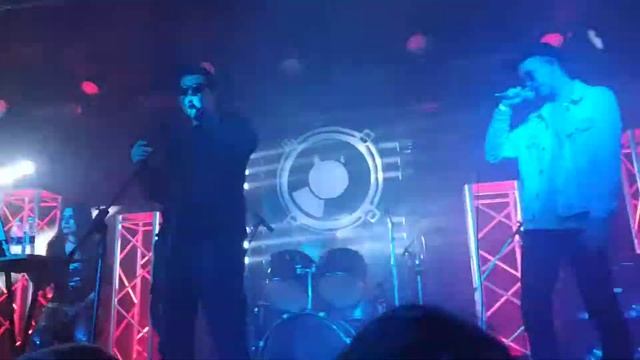 Walkie T-со всех сторон смотреть онлайн