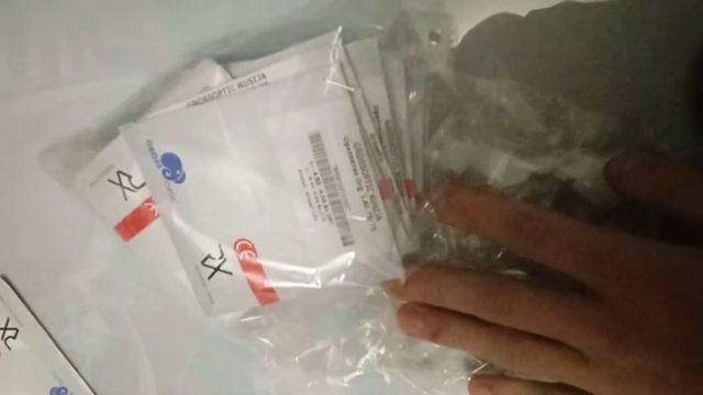 нашел много линз. очки позолоченные . телефон и много чего смотреть онлайн