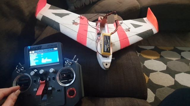 FrSky Horus X12S D8 mod with Radiomaster R8N vevő смотреть онлайн
