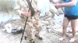 поймали утку на удочку