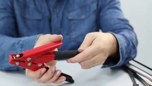 Инструмент для монтажа стяжек