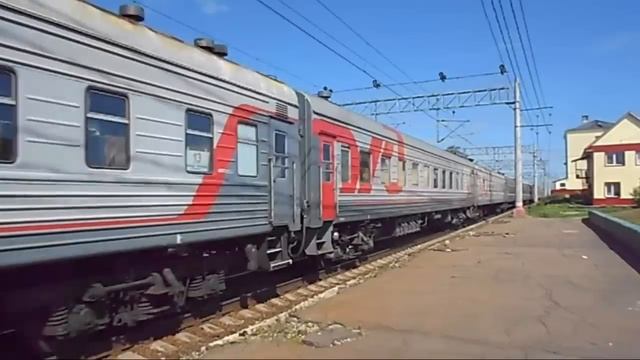 Электровоз ЧС2Т-1050 с поездом №298 (Псков → Москва) смотреть онлайн