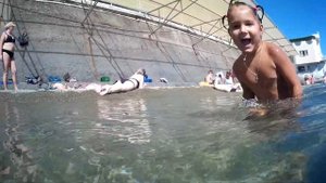 Как правильно плавать под водой