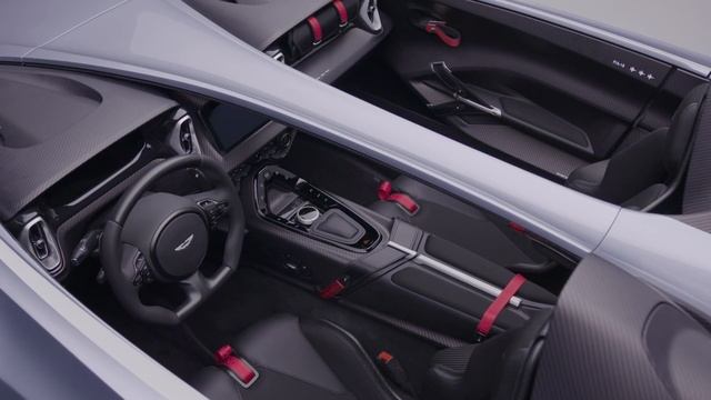 Aston Martin SPEEDSTER смотреть онлайн