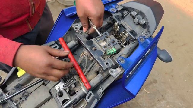 Yamaha r15 seat modification single to spilit full detail modification