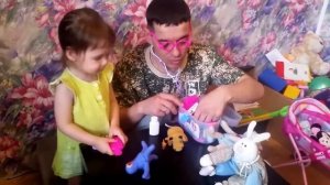 ДОКТОР Алиса / Папа и Алиса играют в больницу