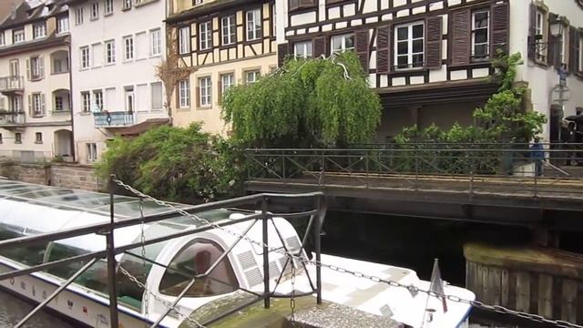 Развод моста в Страсбурге (Франция) смотреть онлайн