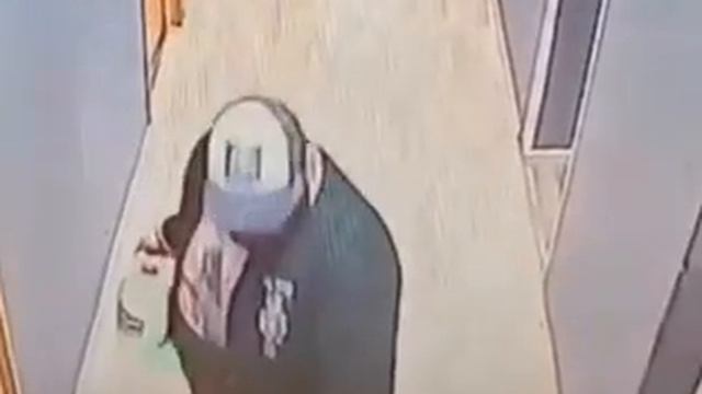 Мужику надоели мигранты по соседству и он решил сжечь миграционный хостел

На видео мы можем наблюда