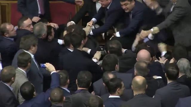 Яценюк и Барна в Раде (11.12.2015) смотреть онлайн