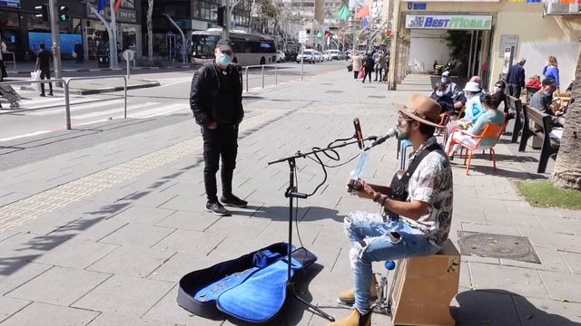 House Of The Rising Sun - Amazing street performance  acoustic solo   Joe Axelrod