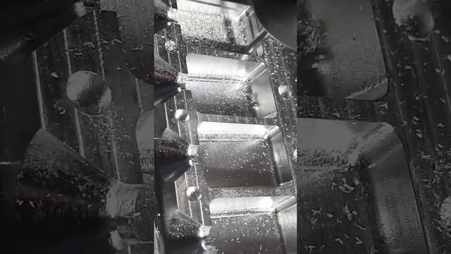 фрезеровка многоместной Формы фидерной кормушки под заклепку