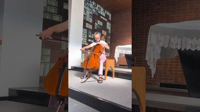 Виконавець: Антіпова А.О. Композитор: Й.Гайдн. Концерт до мажор.(малий)1 частина. смотреть онлайн