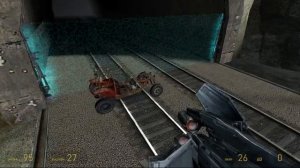 пытаюсь остановить поезд в Half Life 2.mp4