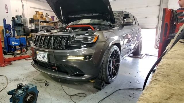 Brian's 15 Jeep SRT. Built 6.4l, 10psi, Vortech. смотреть онлайн