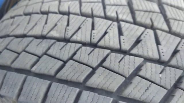 Bridgestone Blizzak DM-V1 215/65R16 смотреть онлайн