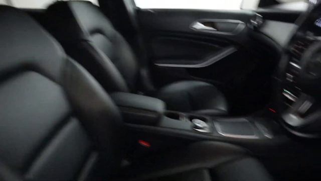 MERCEDES BENZ GLA200 SPORT EXECUTIVE DA68 BTV WALK AROUND