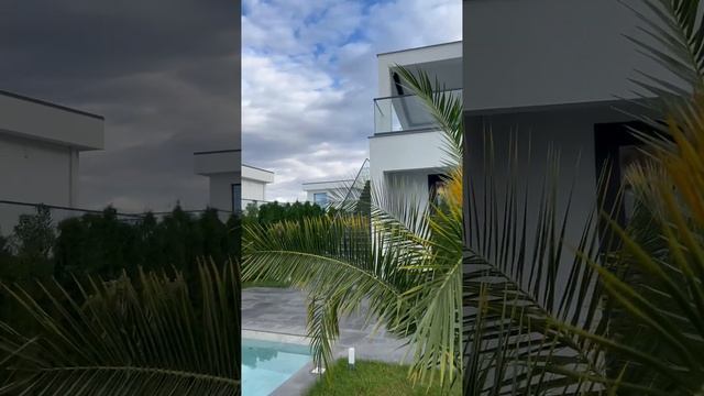 Коттеджи в Сочи по выгодным ценам! Ставь + чтобы узнать стоимость! #недвижимостьсочи смотреть онлайн