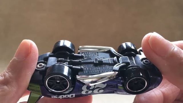 Dodge Charger Daytona 1/64 Hot Wheels смотреть онлайн