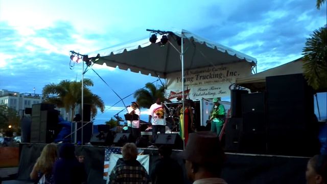 Democracy did a Bob Marley cover. 3 Little Birds. смотреть онлайн