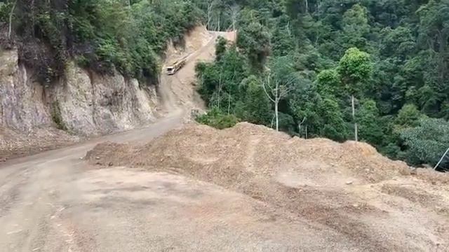 FAW TRUCK FD 340 CG LOGING,Tak menyerah meskipun jalur extream,yuk di order,jgn lupa sucribe part 1 смотреть онлайн