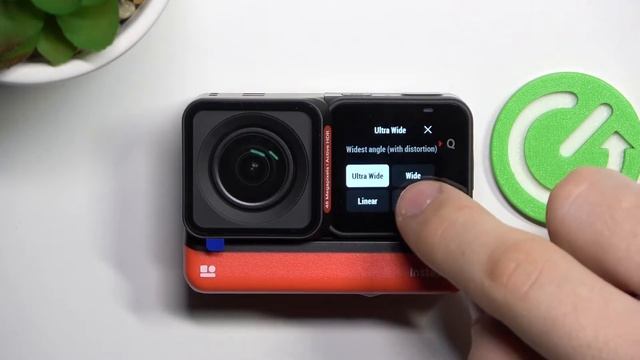Как переключатся между углами сьёмки  Insta 360 one RS? / Переключение угла сьёмки Insta 360 one RS смотреть онлайн