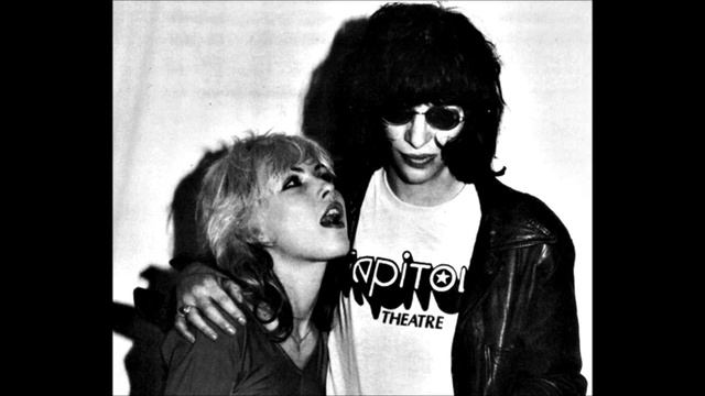 Debbie Harry & Joey Ramone... Standing In My Way