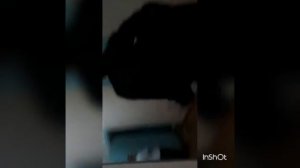 Прикол , друг изображает робота