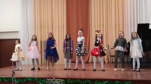 " Новый год" автор слов: Наталия Осошник, автор музыки: Виталий Осошник.