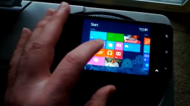 Running Windows 8 on the new DROID DNA
