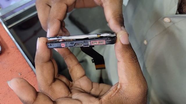 Как я восстанавливаю сломанный старый телефон Nokia, найденный в мусоре. смотреть онлайн