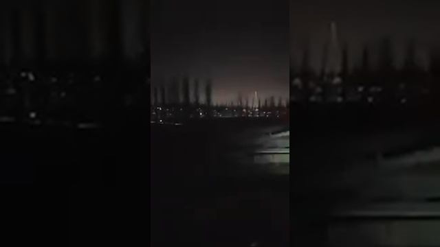 Piero Forza Giovane vicino alla sede di Max Mara a Reggio Emilia смотреть онлайн