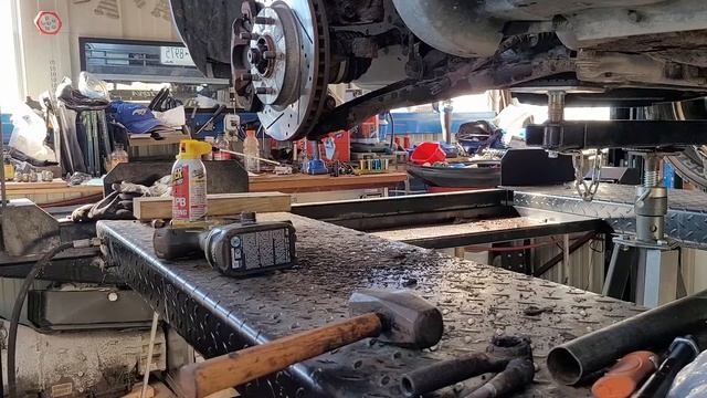 Dana's Garage 08 Dodge Caliber Loose tierod end смотреть онлайн