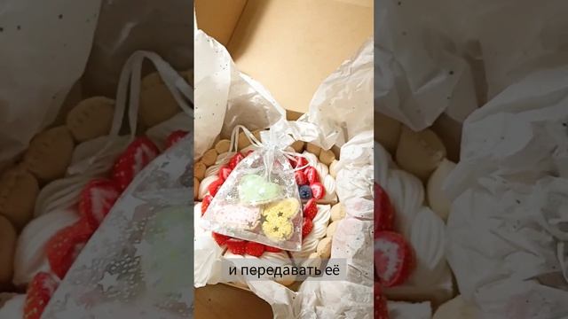 Игрушки из фетра. Торт с клубникой #игрушкиназаказ #smallbusiness #игрушкиручнойработы