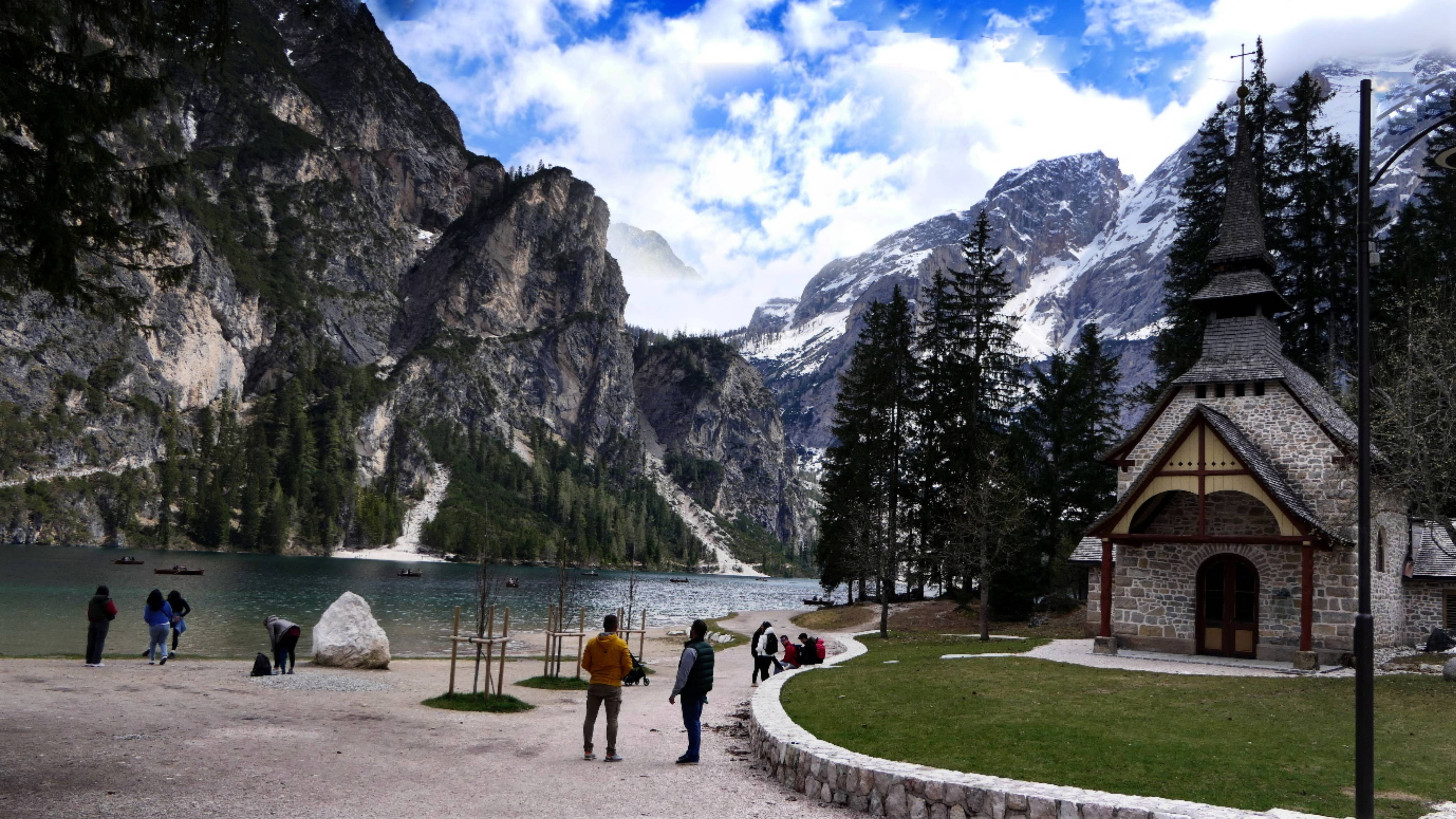 Италия  Тироль «Прагсер Вильдзее» озеро в Доломитовых Альпах.../Italien Sudtirol "Pragser Wildsee"/