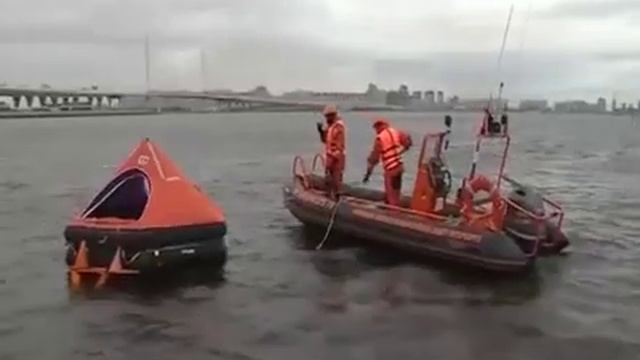 Учения в акватории Невы. смотреть онлайн