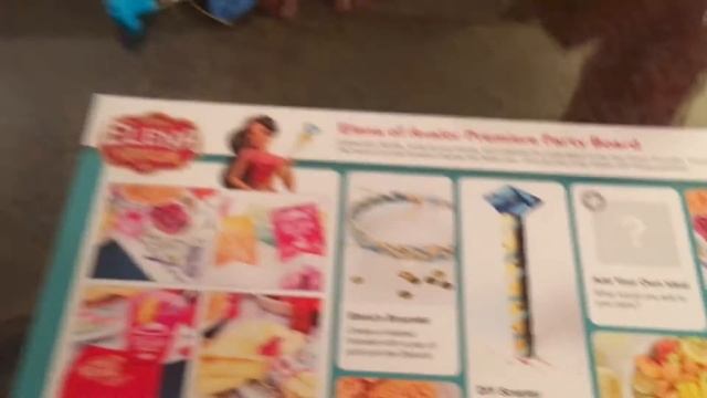 Unboxing our Elena of Avalor Royal Viewing Party Kit! смотреть онлайн
