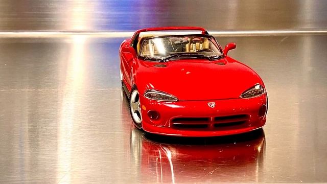 1993 Dodge Viper RT10 1:18 Diecast car by Bburago
