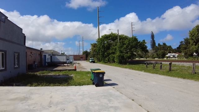 1990 Land Rover Defender 110 Driveby смотреть онлайн