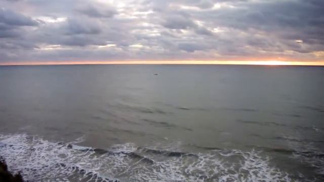 Моторка рассекает в Чёрном море.