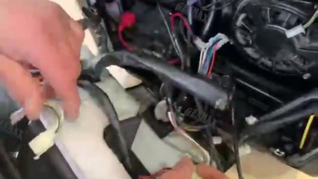 Replace the Control Panel Rear Cover for GM5500i смотреть онлайн