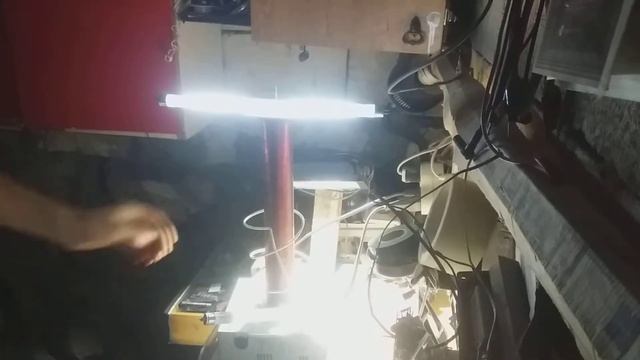 Катушка Тесла своими руками (Bobina Tesla)🇲🇩 смотреть онлайн