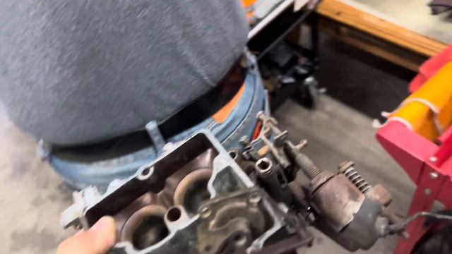 JJ’s 1978 Lincoln Mark V - Motorcraft 2 Barrel final disassembly, into the cleaner смотреть онлайн