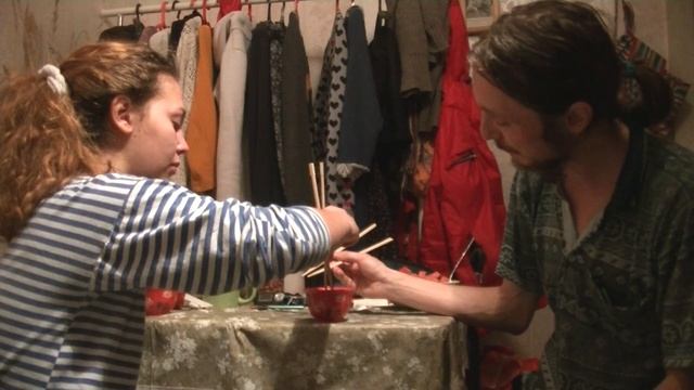 Китайские палочки и орехи. Как есть китайскими палочками. смотреть онлайн