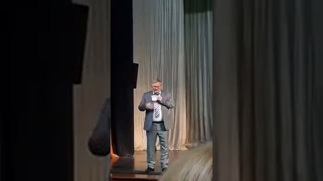 В Полежаев ВСТРЕЧА В ДК Москвич Директора 2017 на сцену! смотреть онлайн