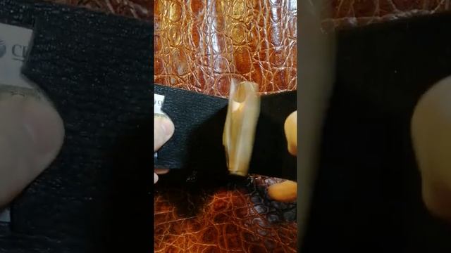 Зажим для денег с монетницей, двумя слотами под карты и 200 видами символики. смотреть онлайн