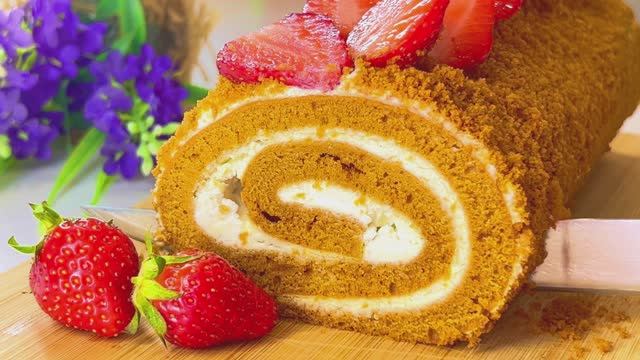 Медовый рулет 🍓Пористый бисквит с ярким медовым вкусом и нежный сырно - сметанный крем 🥰